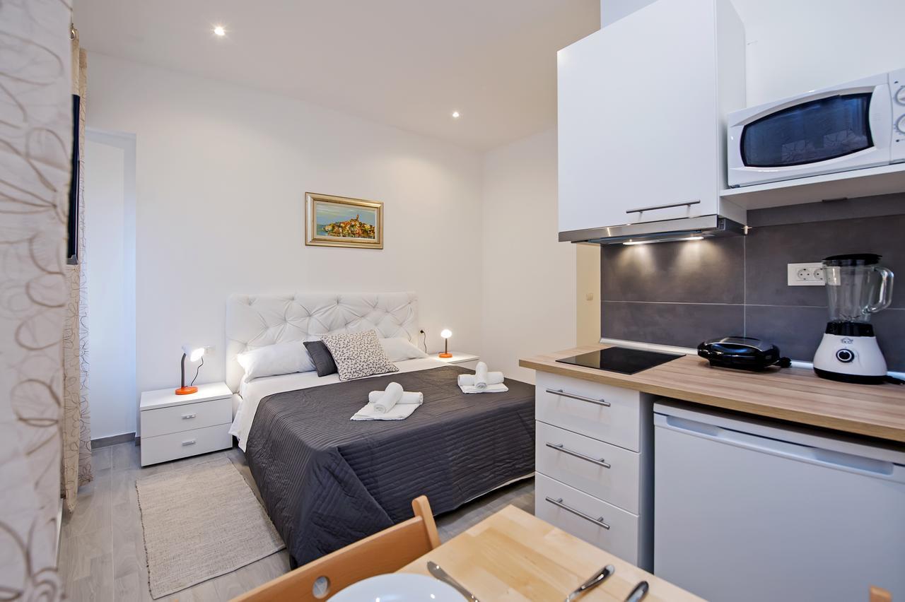 Garzoto Rooms And Studios Rovinj Bagian luar foto