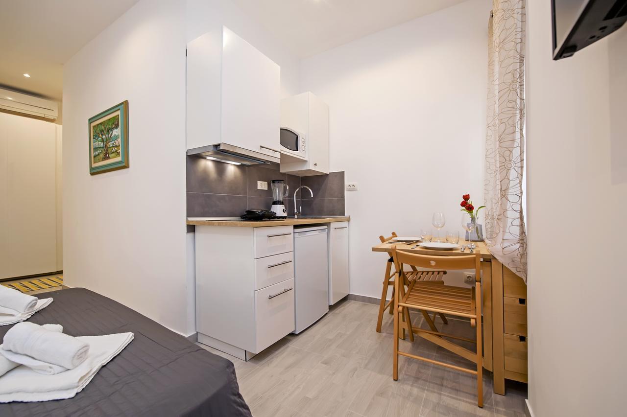 Garzoto Rooms And Studios Rovinj Bagian luar foto